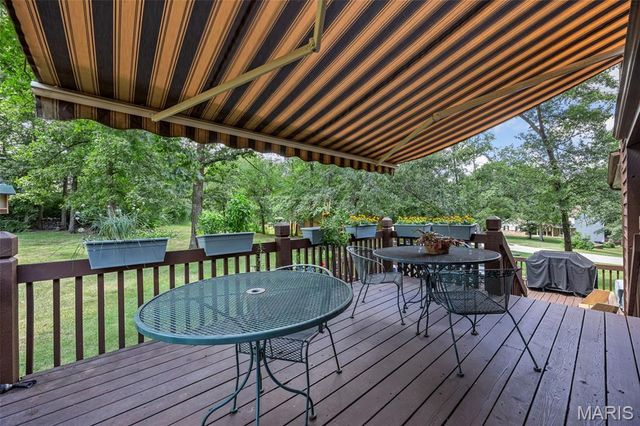 21 Ravenwood Court, Lake St Louis, MO 63367