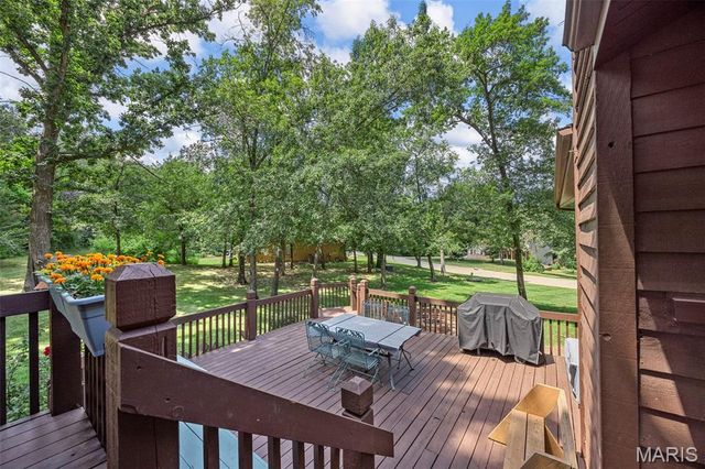 21 Ravenwood Court, Lake St Louis, MO 63367