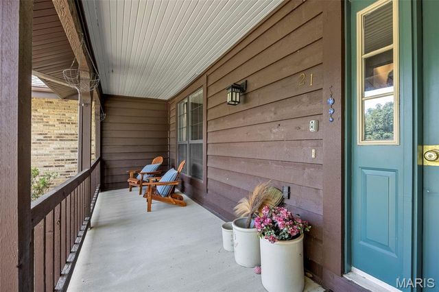 21 Ravenwood Court, Lake St Louis, MO 63367