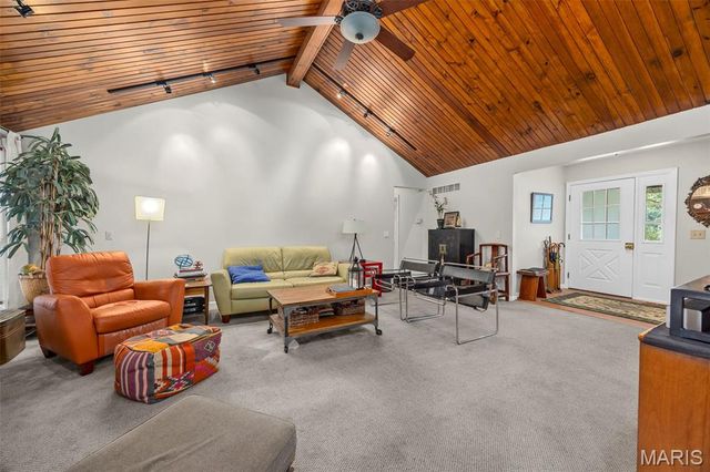 21 Ravenwood Court, Lake St Louis, MO 63367