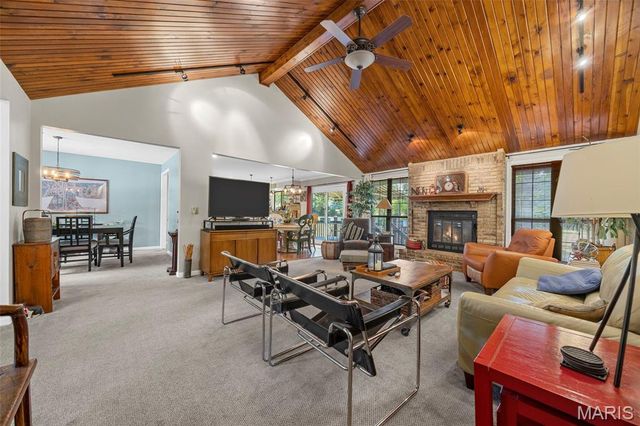 21 Ravenwood Court, Lake St Louis, MO 63367