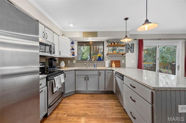 21 Ravenwood Court, Lake St Louis, MO 63367