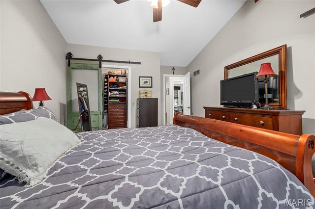 21 Ravenwood Court, Lake St Louis, MO 63367