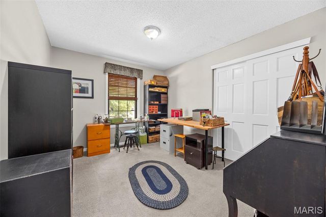 21 Ravenwood Court, Lake St Louis, MO 63367