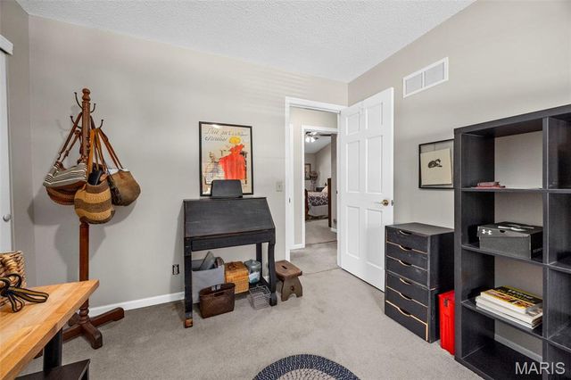 21 Ravenwood Court, Lake St Louis, MO 63367