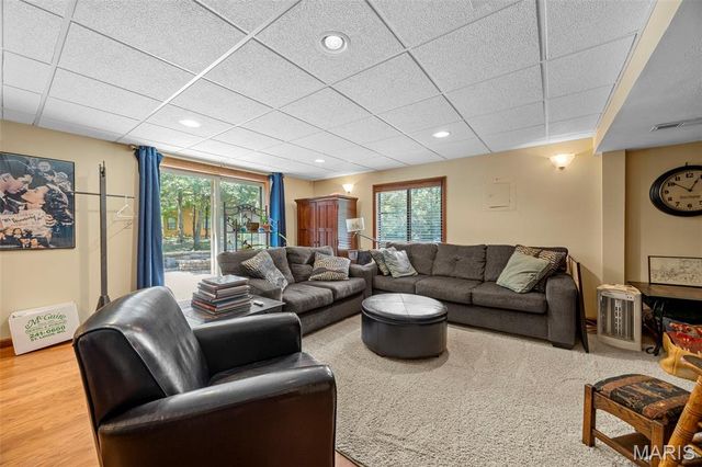 21 Ravenwood Court, Lake St Louis, MO 63367