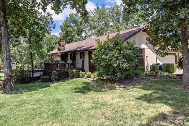 21 Ravenwood Court, Lake St Louis, MO 63367