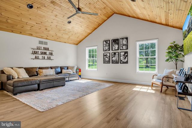 95 LAUREL LN, Palmyra, PA 17078