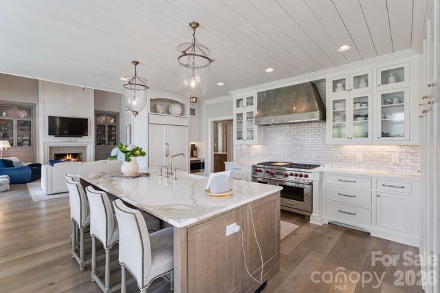 19300 Mary Ardrey Circle, Cornelius, NC 28031