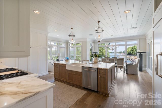 19300 Mary Ardrey Circle, Cornelius, NC 28031