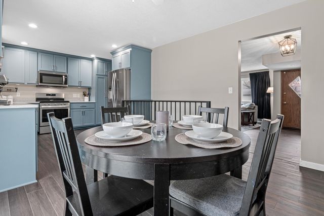 12865 1st Avenue S, Burnsville, MN 55337