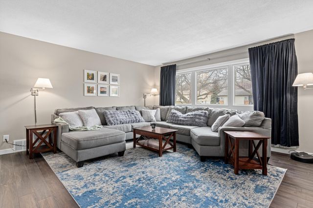 12865 1st Avenue S, Burnsville, MN 55337