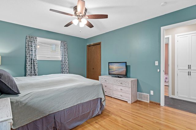 12865 1st Avenue S, Burnsville, MN 55337