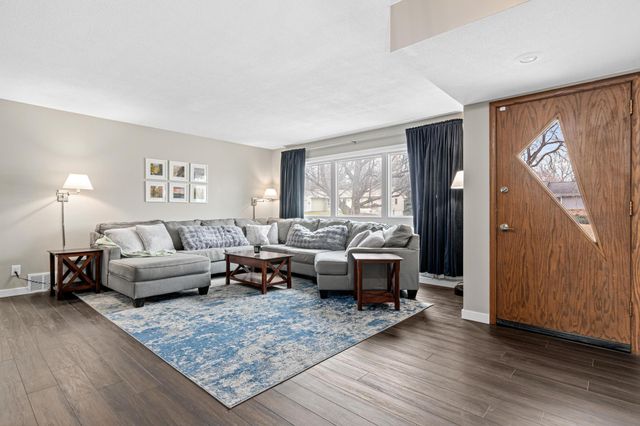 12865 1st Avenue S, Burnsville, MN 55337