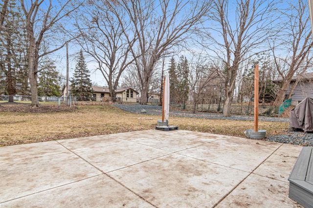 12865 1st Avenue S, Burnsville, MN 55337