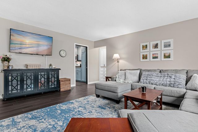 12865 1st Avenue S, Burnsville, MN 55337