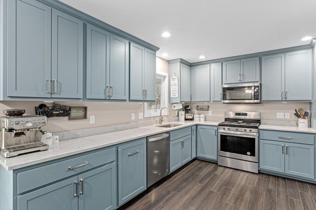 12865 1st Avenue S, Burnsville, MN 55337