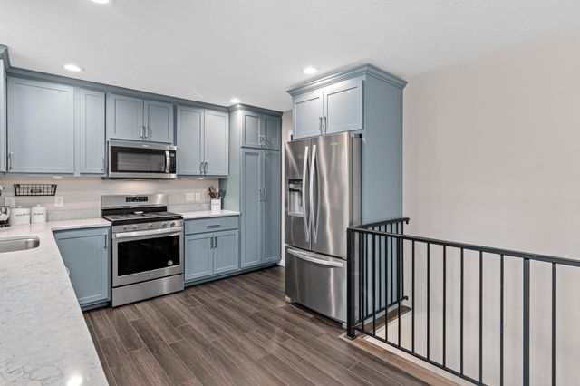 12865 1st Avenue S, Burnsville, MN 55337