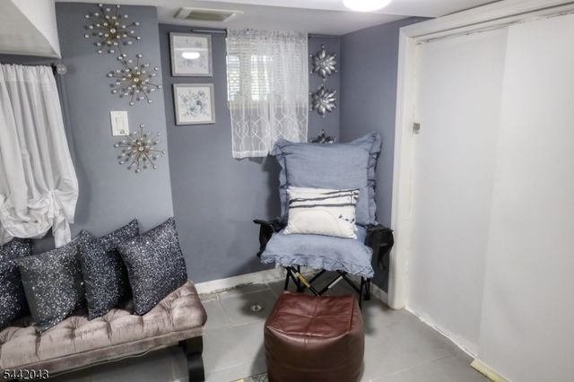 9 Emerson Pl, Newark City, NJ 07114