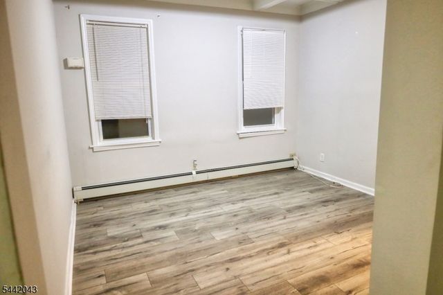 9 Emerson Pl, Newark City, NJ 07114