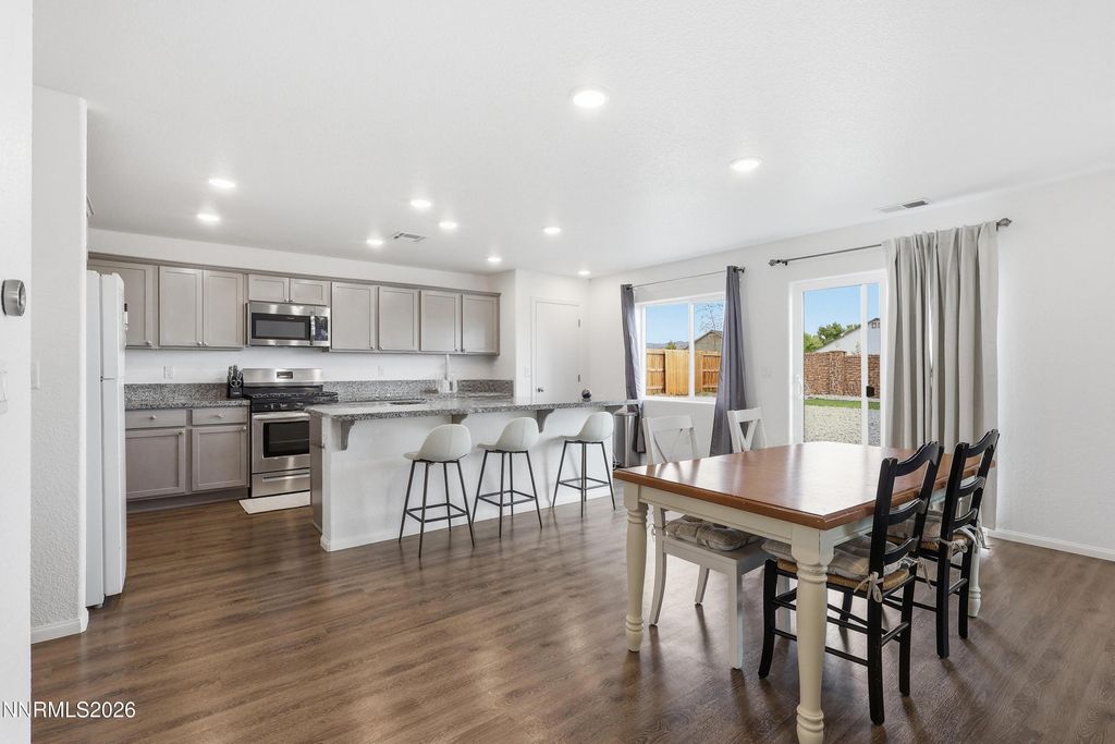 Image 4 of property listing at 2278 Evelynn Street, Fernley, NV 89408