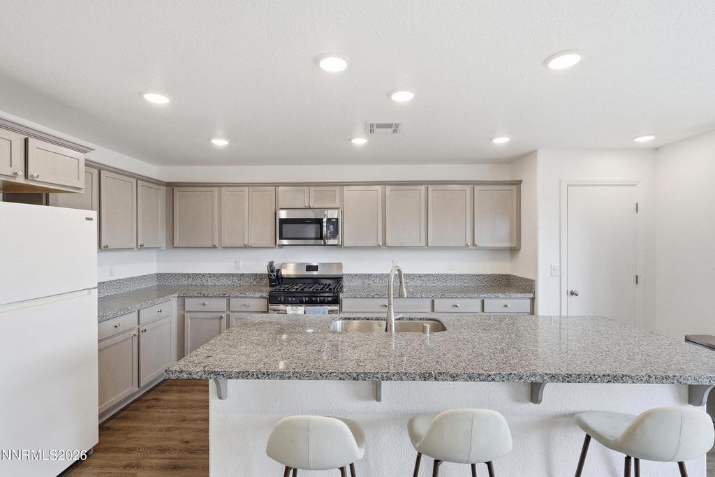 Image 5 of property listing at 2278 Evelynn Street, Fernley, NV 89408