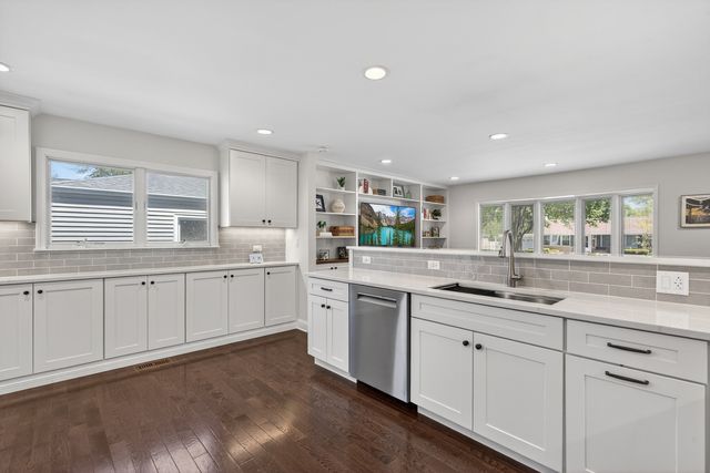 310 N Schiller Street, Palatine, IL 60067
