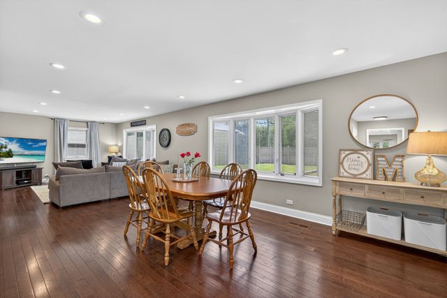 310 N Schiller Street, Palatine, IL 60067
