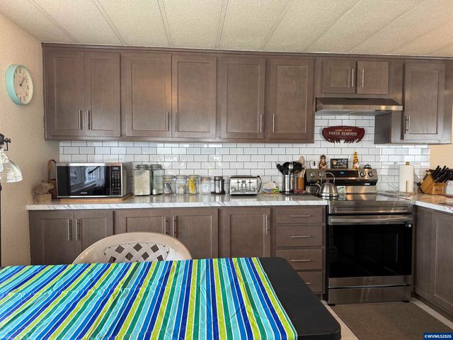 204 Cascade Dr 9, Lebanon, OR 97355