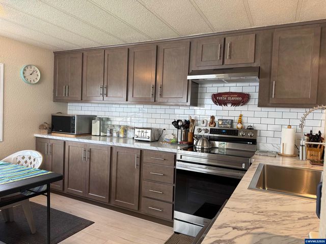 204 Cascade Dr 9, Lebanon, OR 97355