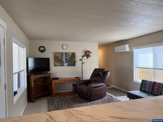 204 Cascade Dr 9, Lebanon, OR 97355