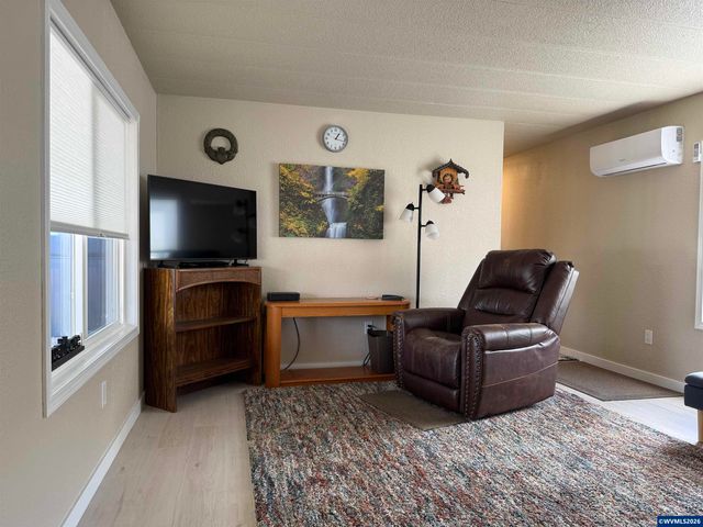 204 Cascade Dr 9, Lebanon, OR 97355