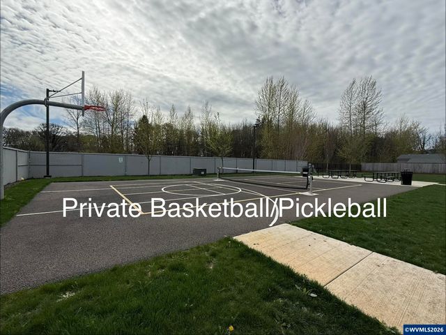 204 Cascade Dr 9, Lebanon, OR 97355