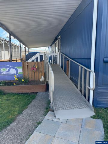 204 Cascade Dr 9, Lebanon, OR 97355