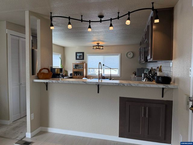 204 Cascade Dr 9, Lebanon, OR 97355