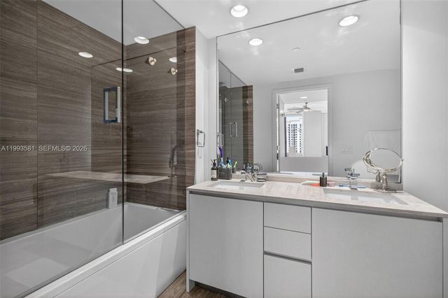 1010 E Brickell Ave 2611, Miami, FL 33131