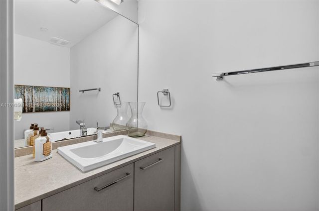 1010 E Brickell Ave 2611, Miami, FL 33131