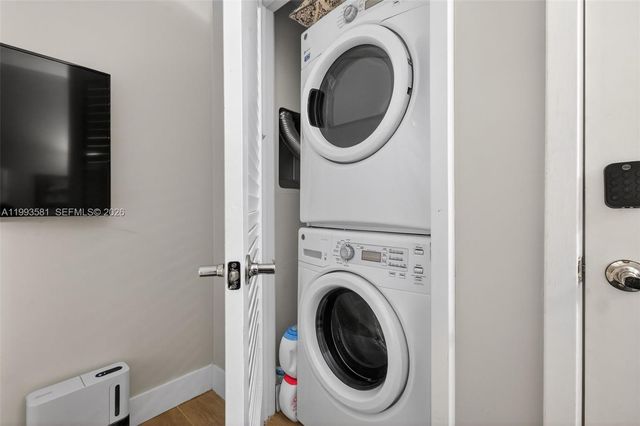 1010 E Brickell Ave 2611, Miami, FL 33131