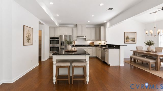 8842 Thorneshire Cir, Mechanicsville, VA 23116