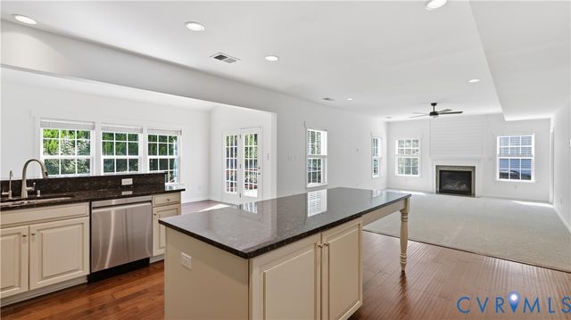 8842 Thorneshire Cir, Mechanicsville, VA 23116