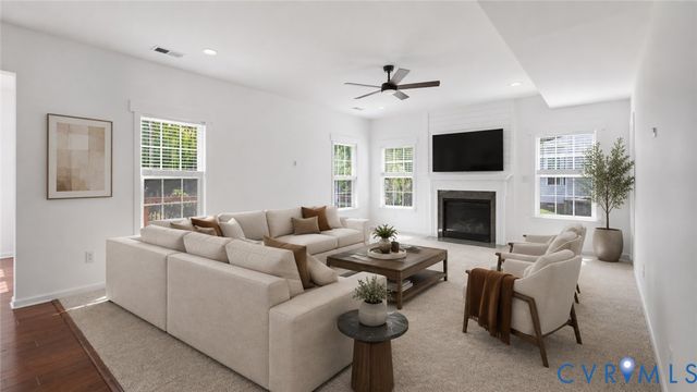 8842 Thorneshire Cir, Mechanicsville, VA 23116