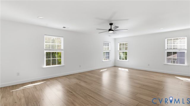 8842 Thorneshire Cir, Mechanicsville, VA 23116