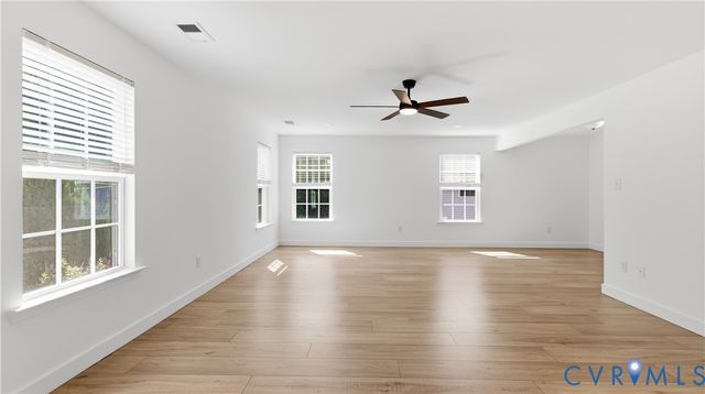 8842 Thorneshire Cir, Mechanicsville, VA 23116