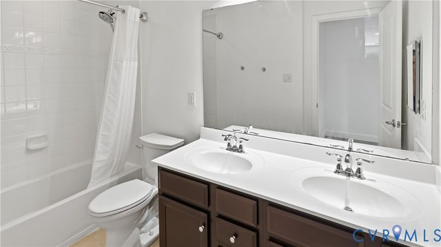 8842 Thorneshire Cir, Mechanicsville, VA 23116