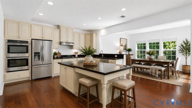 8842 Thorneshire Cir, Mechanicsville, VA 23116