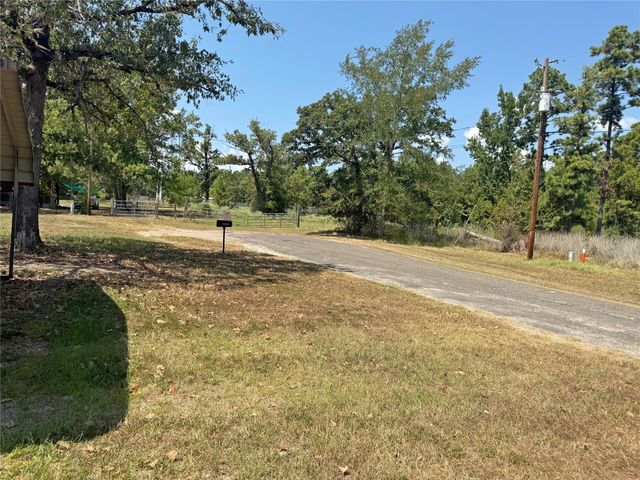 399 Pine Lane, Onalaska, TX 77360