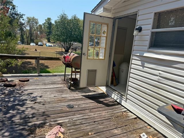 399 Pine Lane, Onalaska, TX 77360