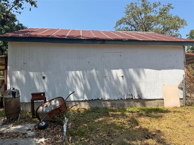 399 Pine Lane, Onalaska, TX 77360