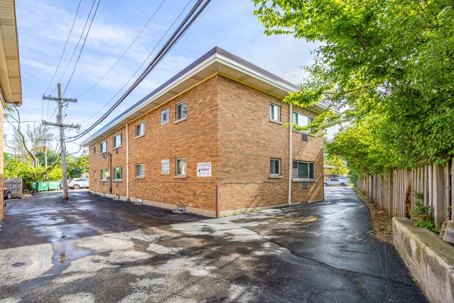 16 N Garfield Street 2H, Lombard, IL 60148