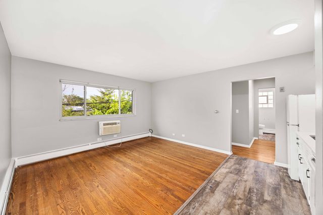 16 N Garfield Street 2H, Lombard, IL 60148
